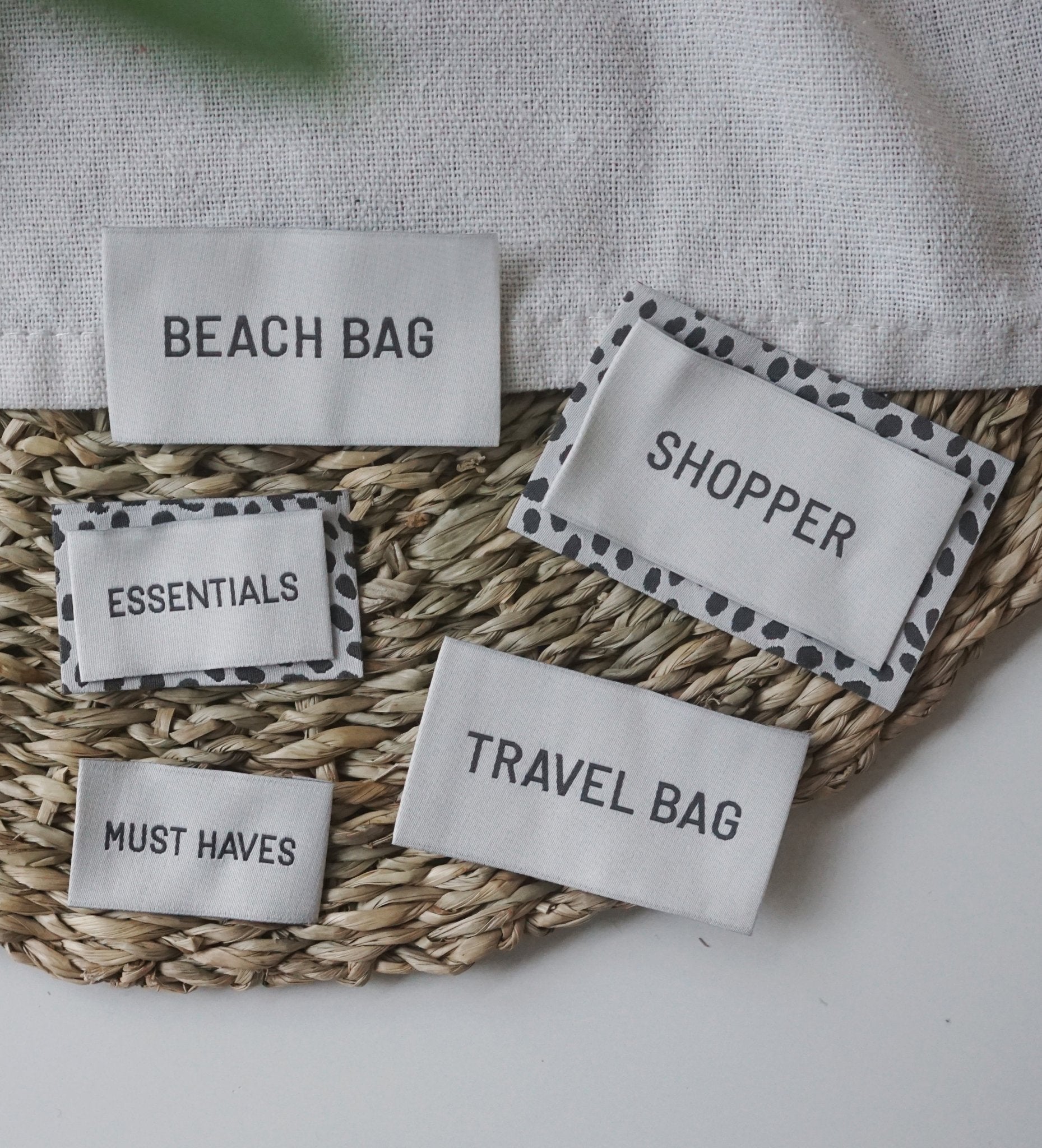 paul-clara-weblabels-weblabel-beachbag-aufn-hetikett-3-5x6-cm image 2