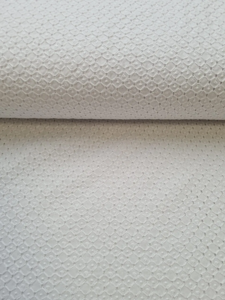 fadenk-fer-lochstickerei-baumwollstoff-wei-0-5-m image 1