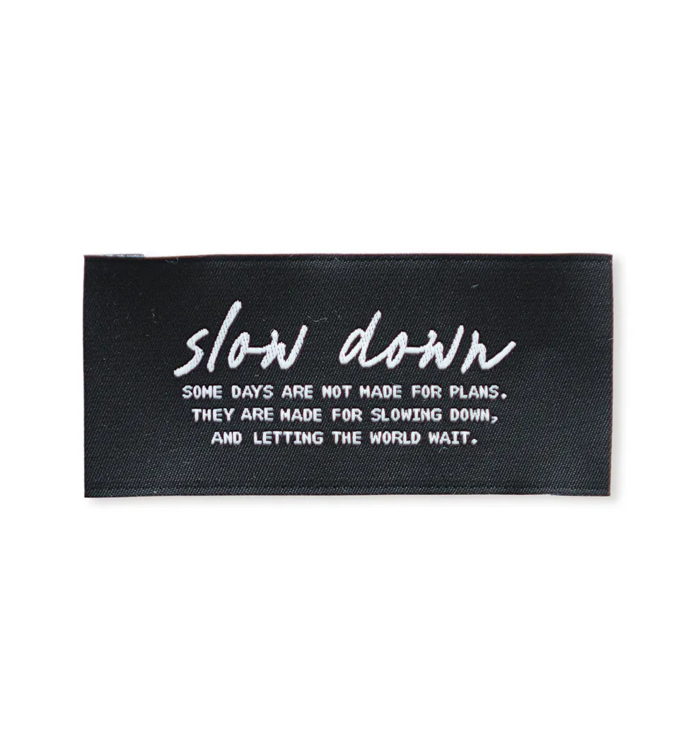 paul-clara-weblabels-slow-down-weblabel-polyester image 1