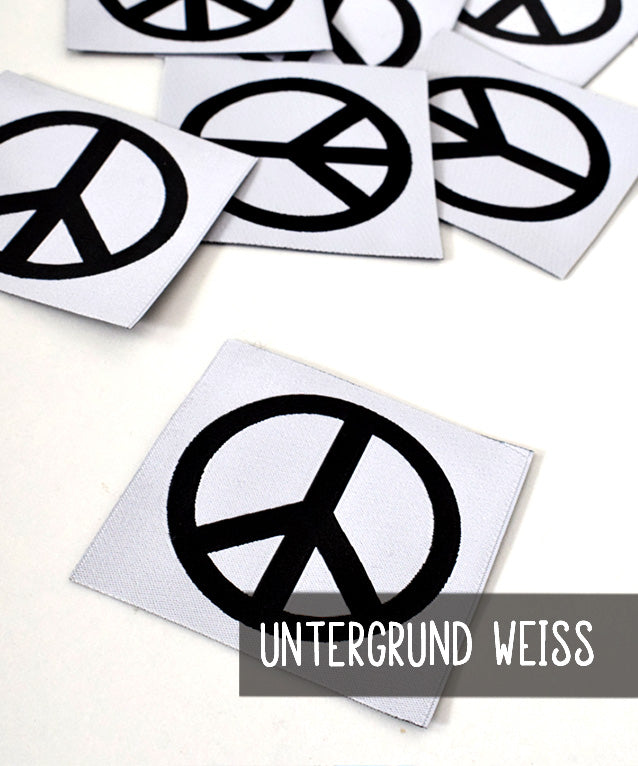 lenipepunkt-xl-patch-peace-schwarz-wei-aufn-her-7x7cm image 3