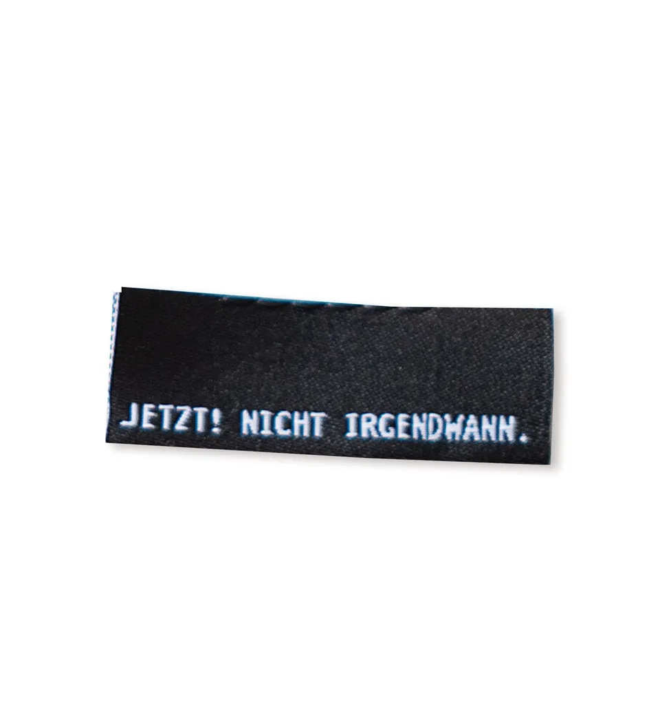 paul-clara-weblabels-jetzt-nicht-irgendwann-klapplabel-anthrazit image 1