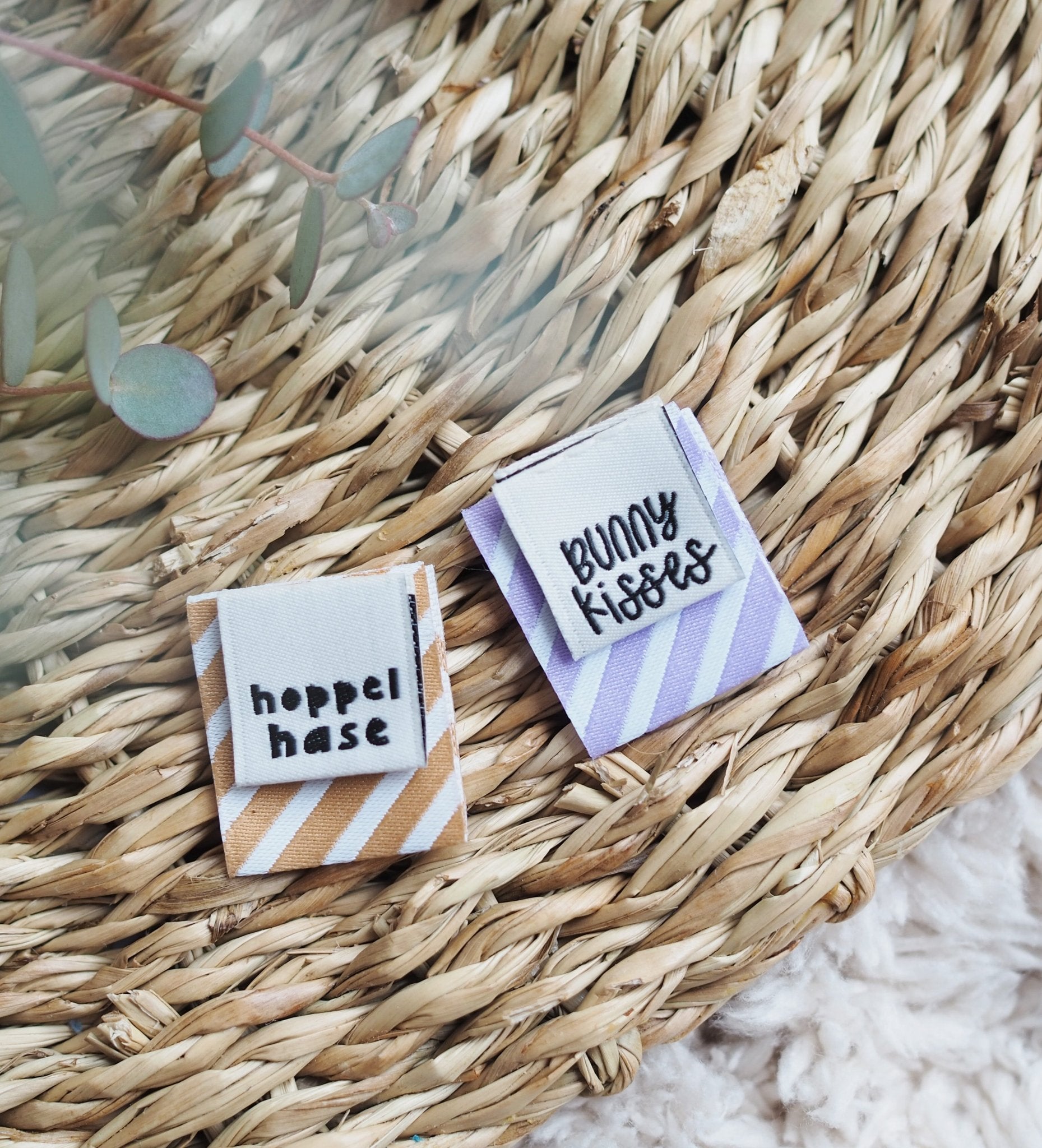 paul-clara-weblabels-bunny-kisses-mini-label-einn-hen image 2