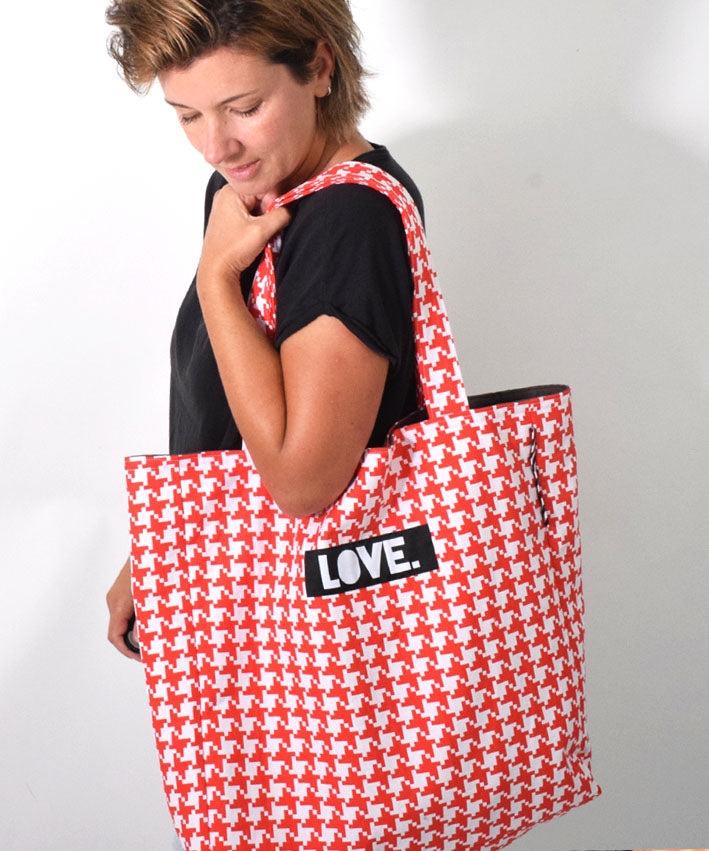 lenipepunkt-stoffe-jacquard-taschenstoff-hahnentritt-rot-wei image 2