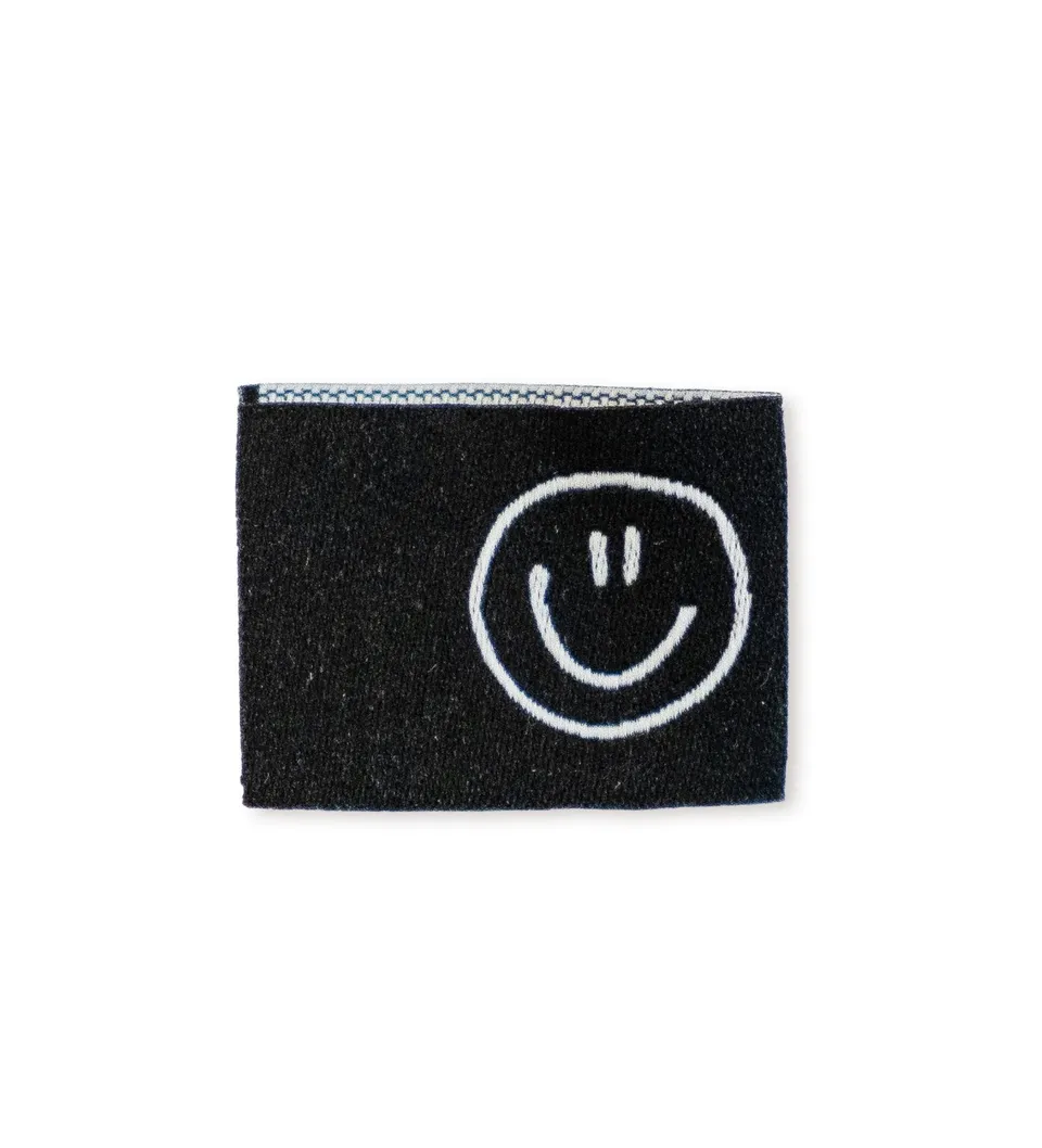 paul-clara-weblabels-happy-smile-klapp-label-schwarz image 1