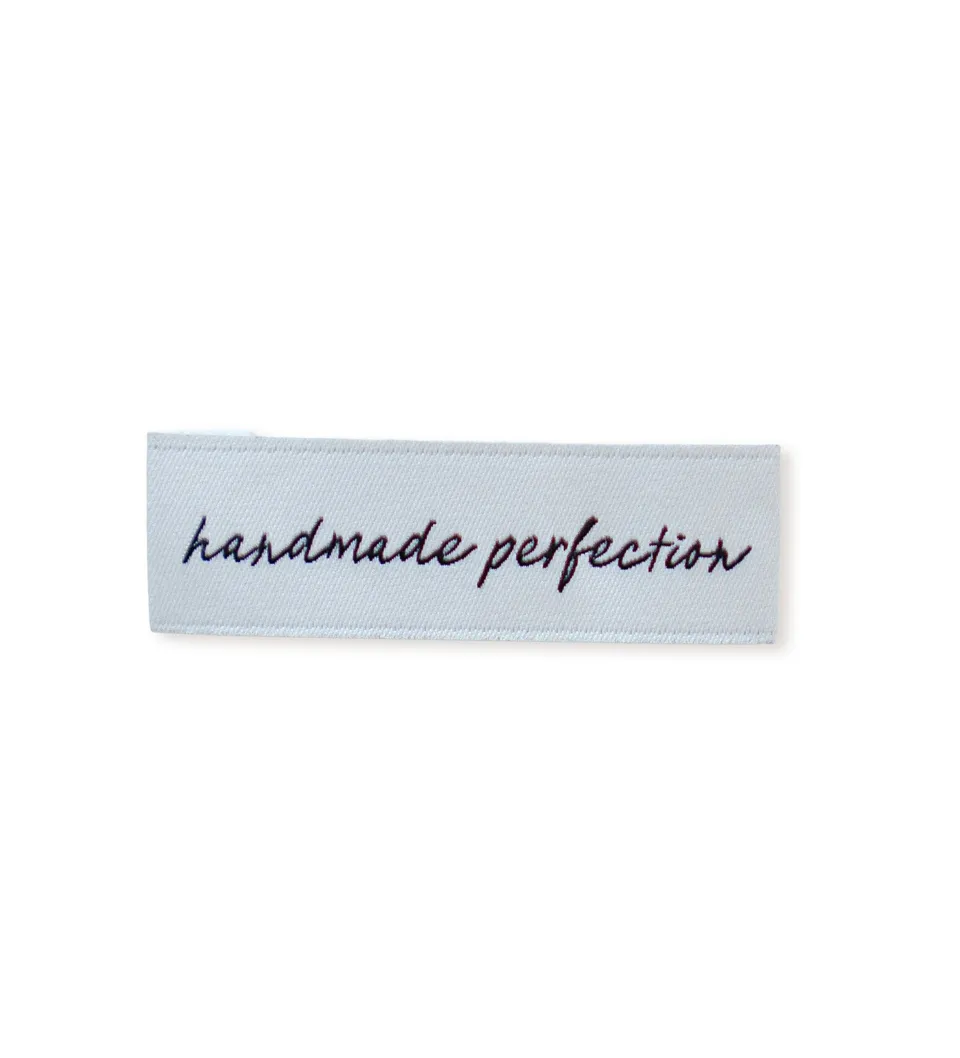 paul-clara-weblabel-handmade-perfection-einn-hetikett image 1