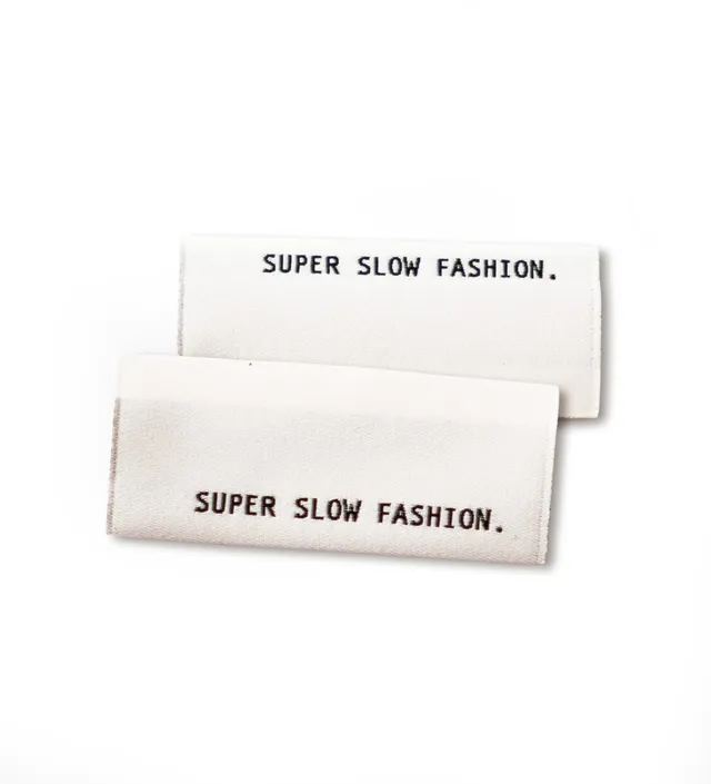 paul-clara-weblabel-super-slow-fashion-klapplabel-schwarz image 1