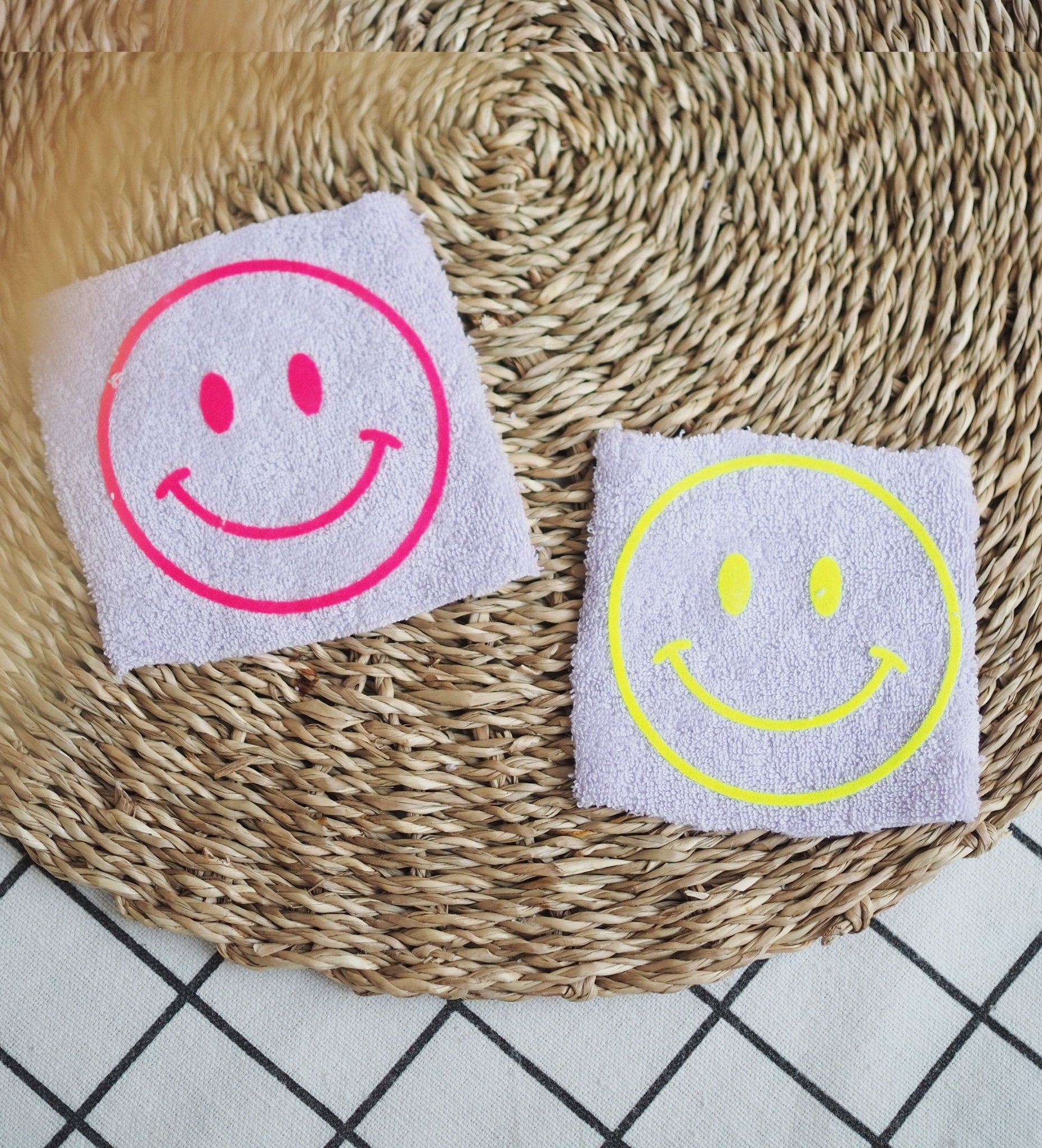paul-clara-flock-patches-smile-b-gelpatch-neongelb-iron-on image 2