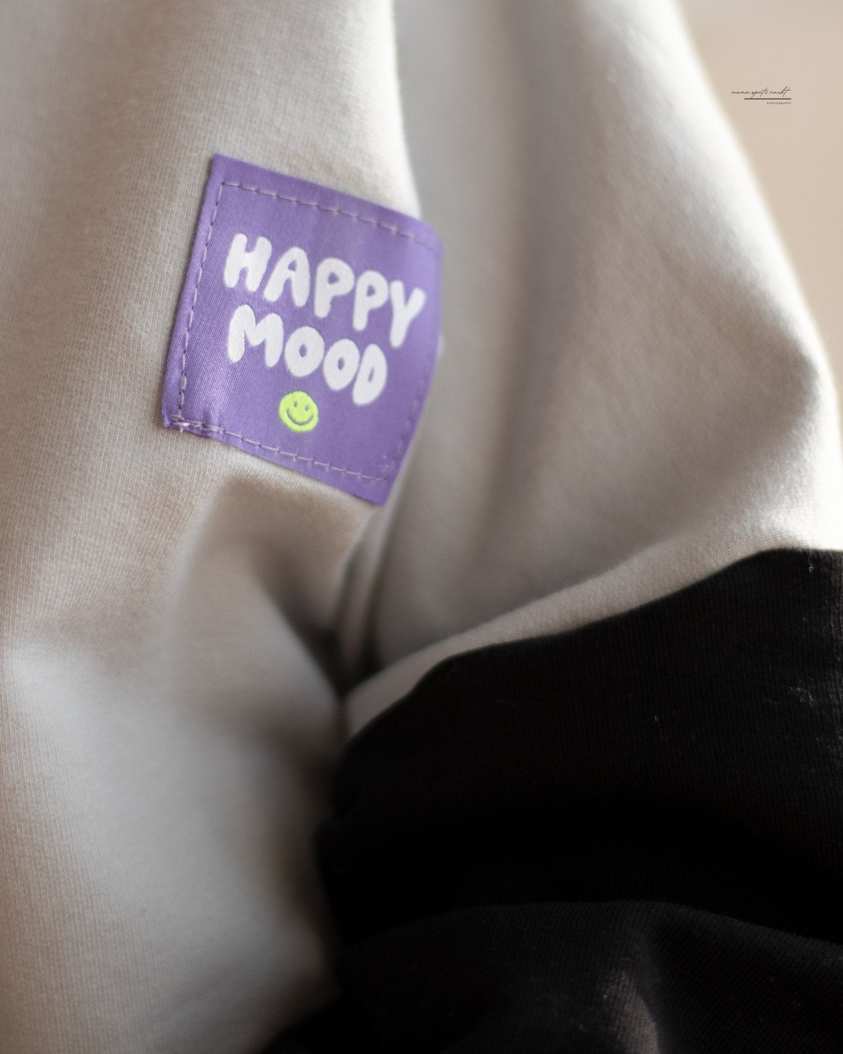 paul-clara-weblabels-happy-mood-label-lila-4x4-cm image 2