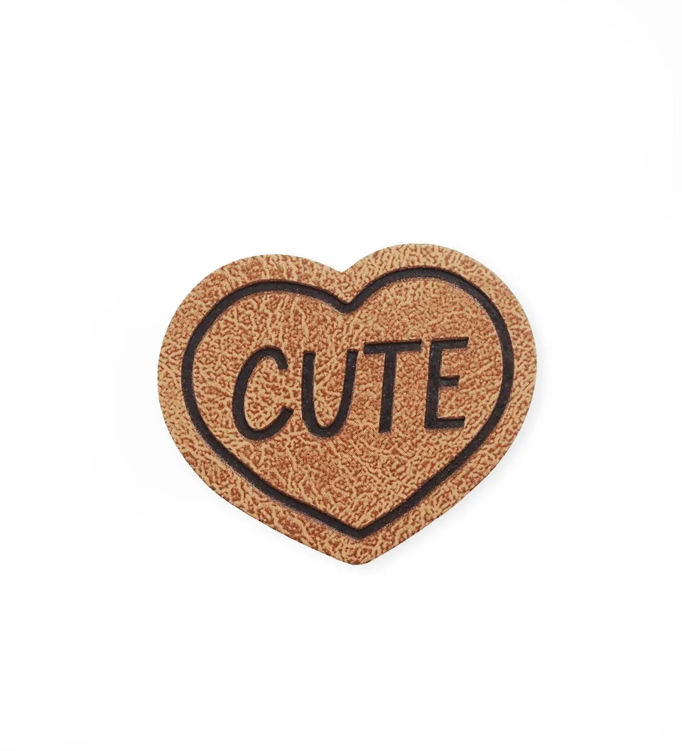 paul-clara-kunstleder-labels-mini-herz-cute-label-iron-on image 1