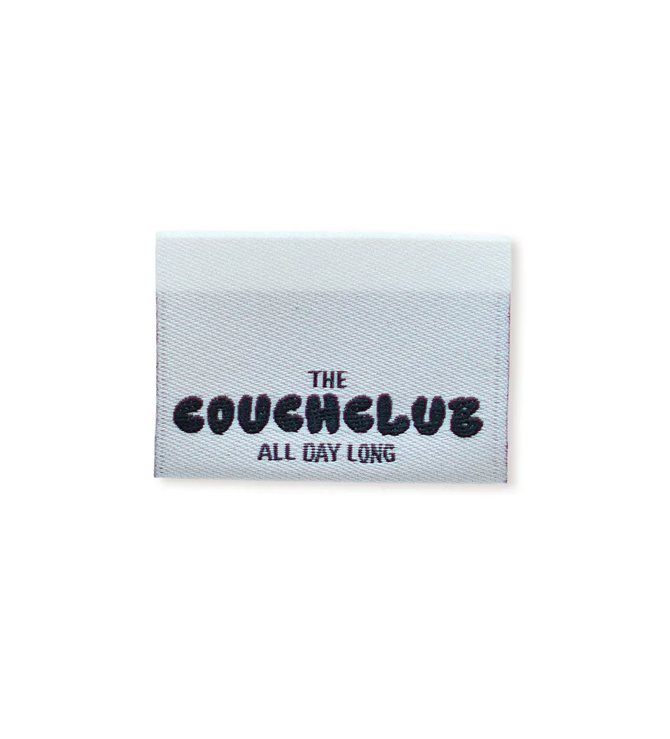 paul-clara-weblabels-couch-club-klapplabel-kotex image 1