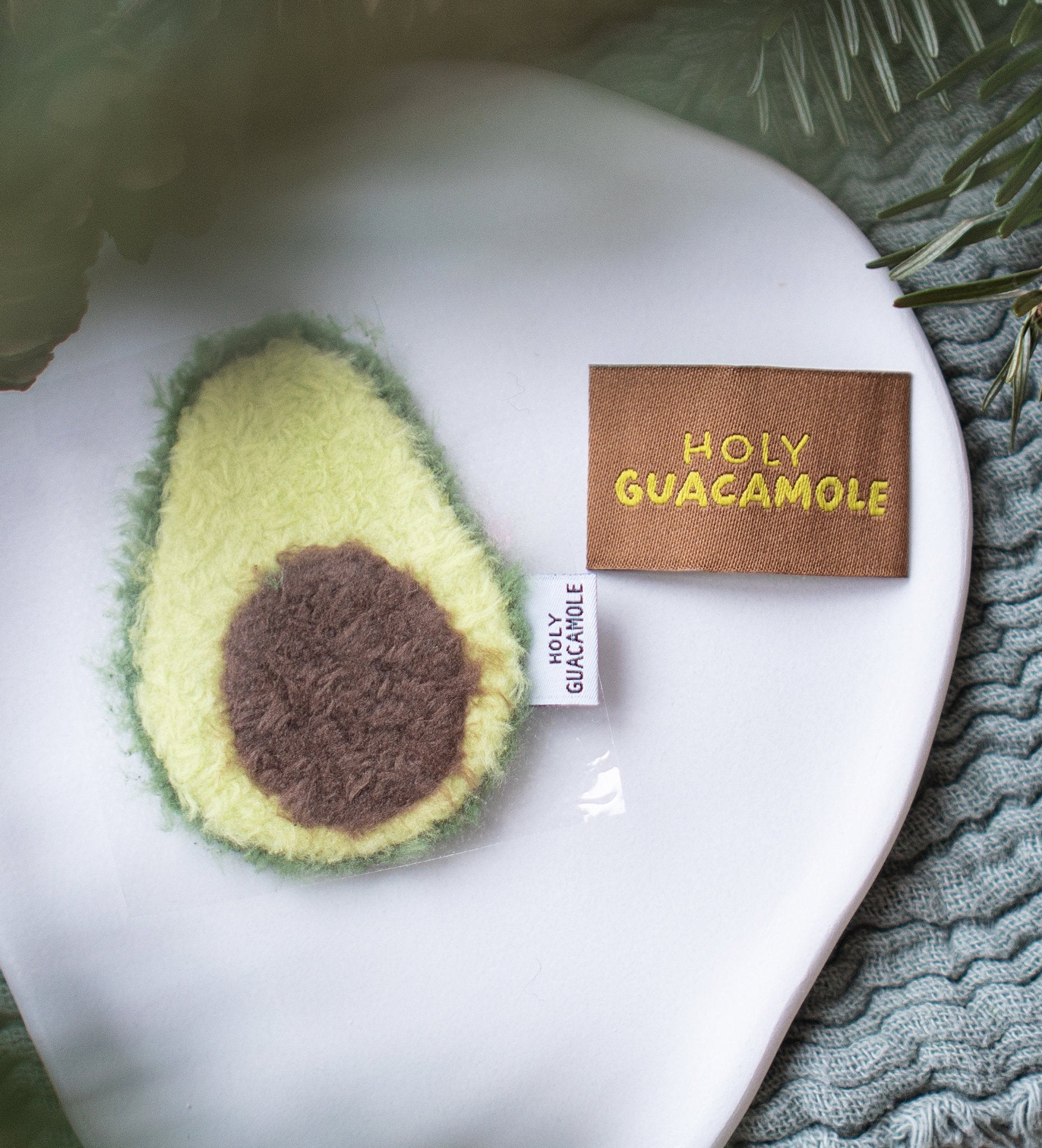 paul-clara-weblabels-holy-guacamole-mini-label-kotex image 2