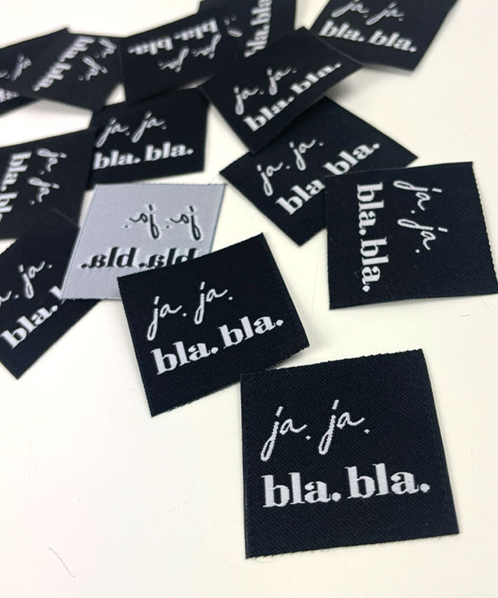 lenipepunkt-jaja-blabla-patch-zum-aufn-hen-3x3-cm-schwarz image 1