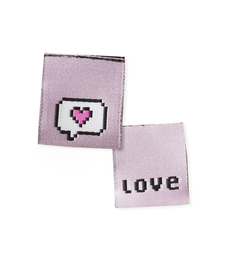 paul-clara-weblabels-sprechblase-love-klapp-label-kotex image 1