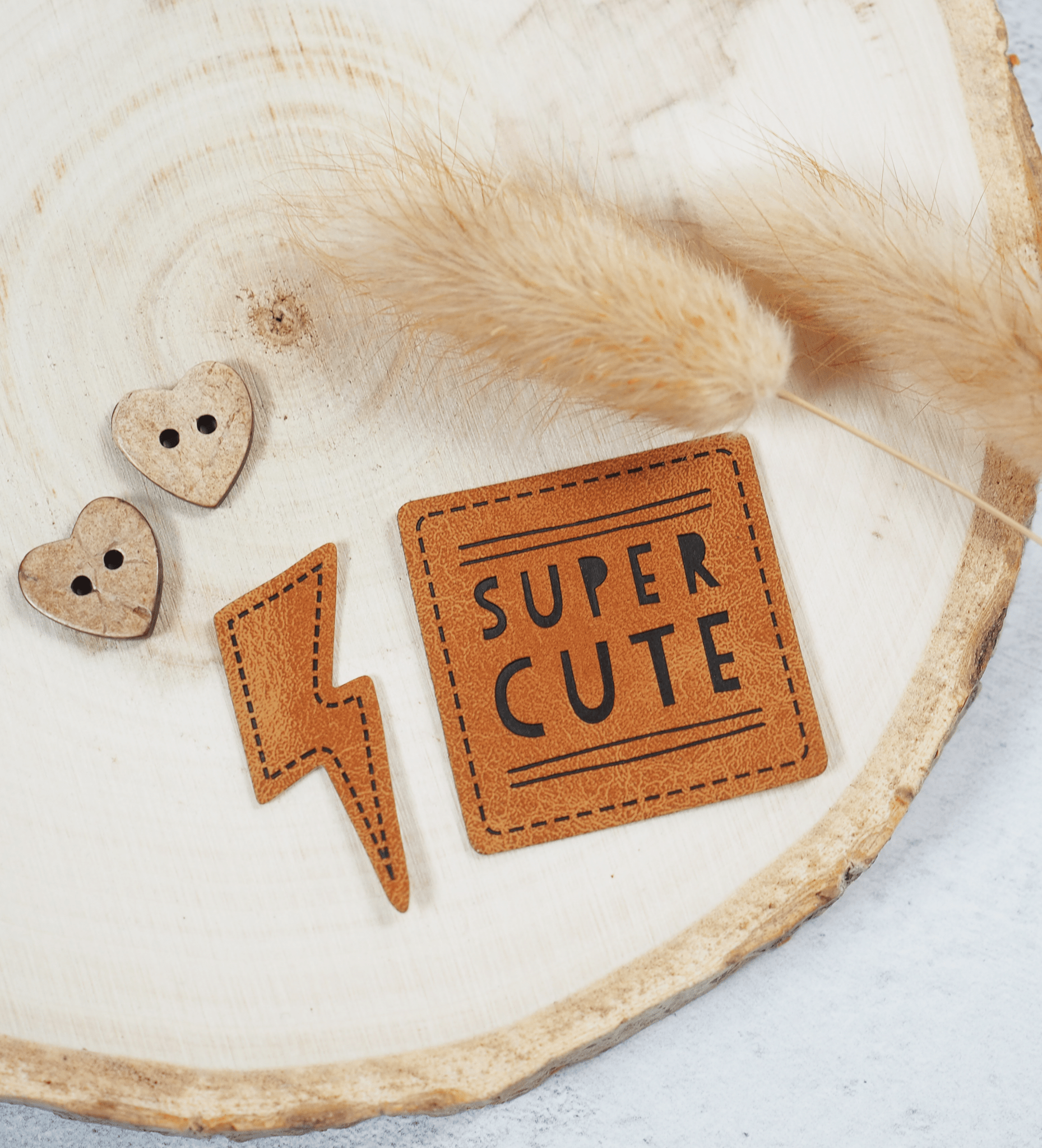 paul-clara-kunstlederlabels-super-hero-label-iron-on-4x4cm image 2