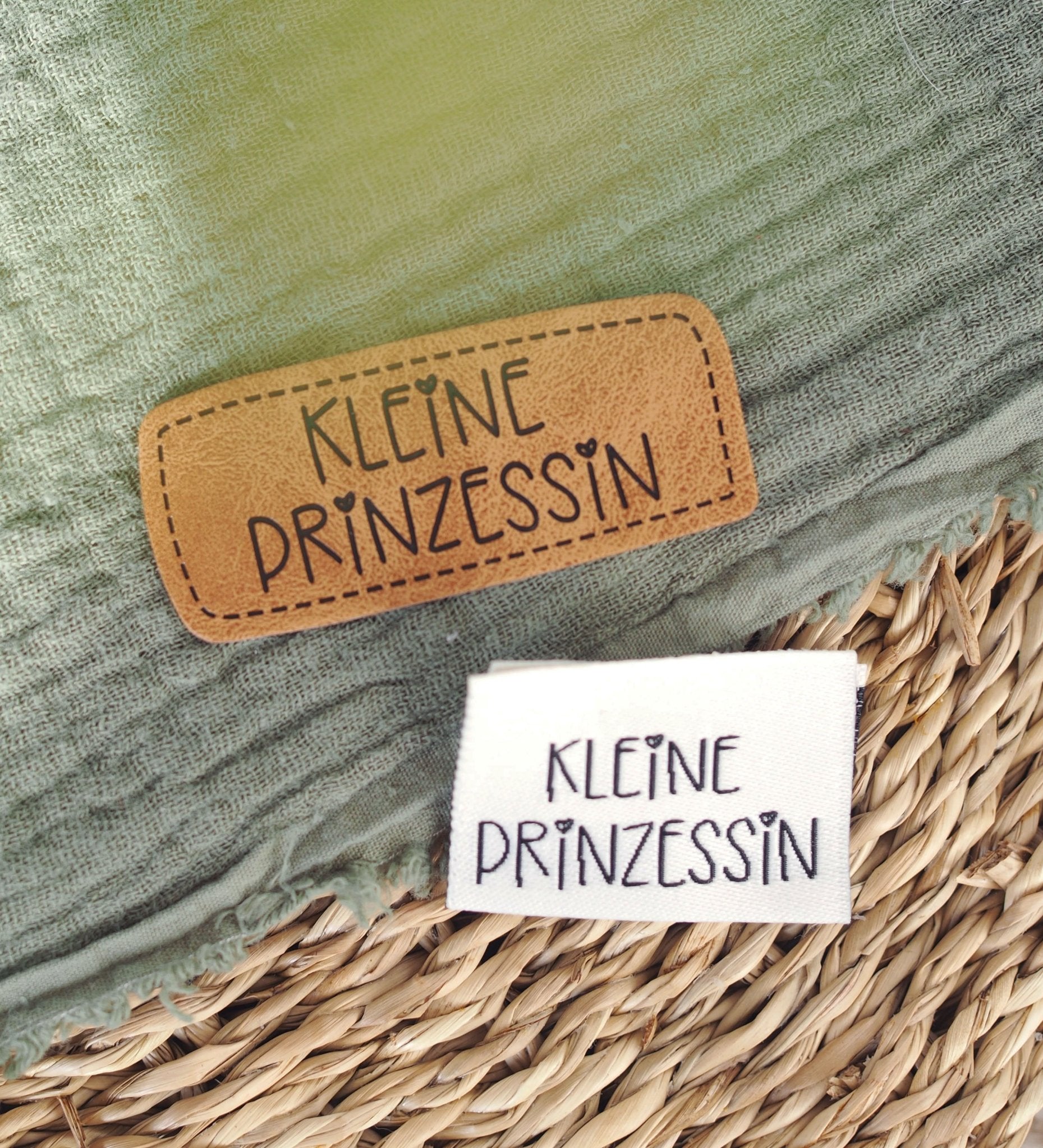 paul-clara-kunstleder-labels-kleine-prinzessin-iron-on-2x6-cm image 2