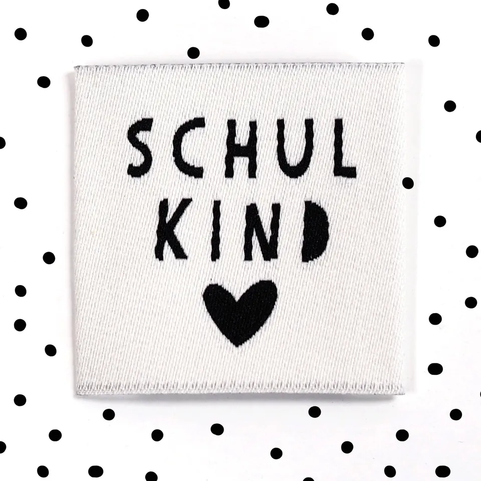 paul-clara-weblabels-schulkind-herz-weblabel-4x4-cm-zum-ann-hen image 1
