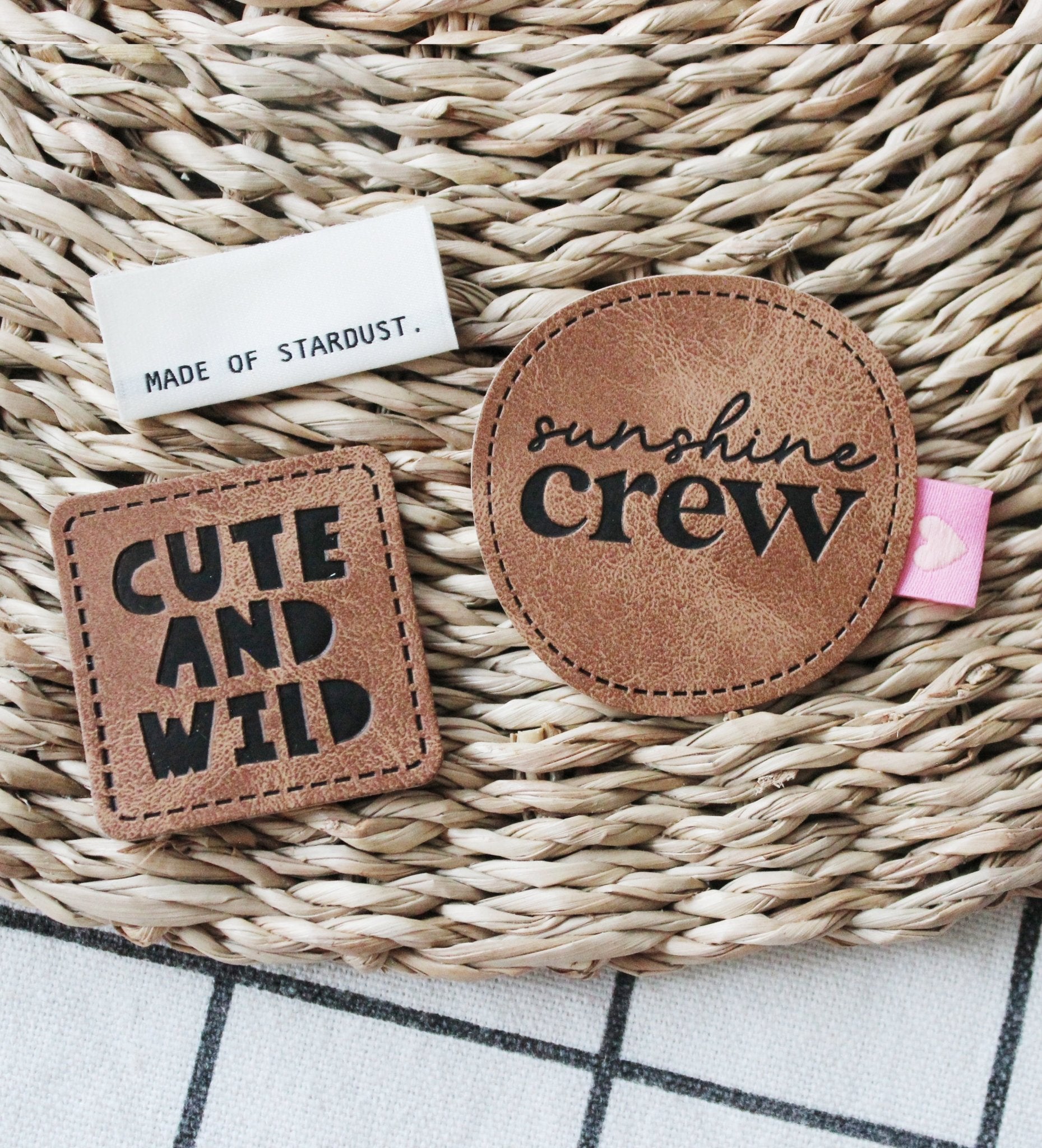 paul-clara-kunstleder-labels-sunshine-crew-iron-on-4-5cm image 2