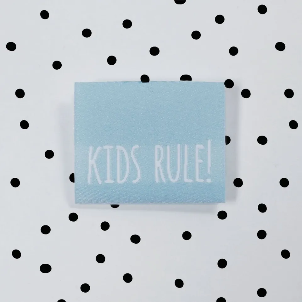paul-clara-weblabels-klapp-weblabel-kids-rule-f-r-kinderkleidung image 1