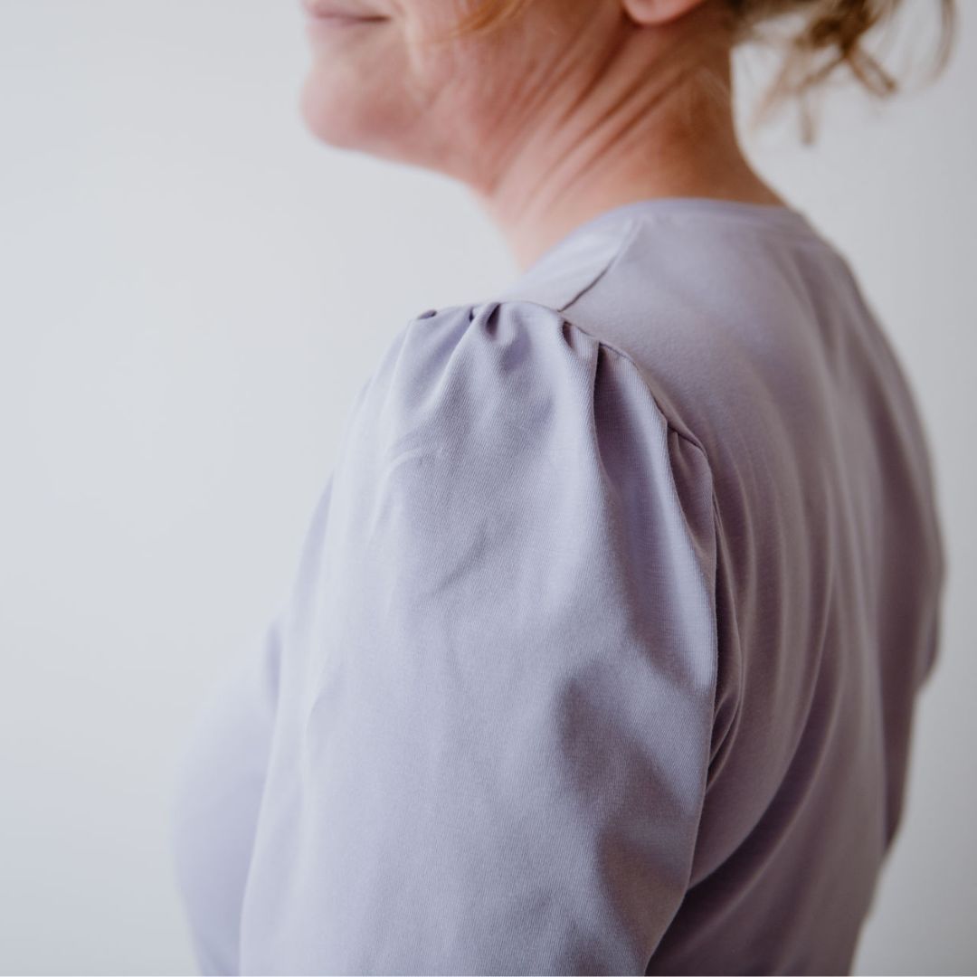 sew-simple-vivi-t-shirt-pdf-schnittmuster-mit-v-ausschnitt image 3