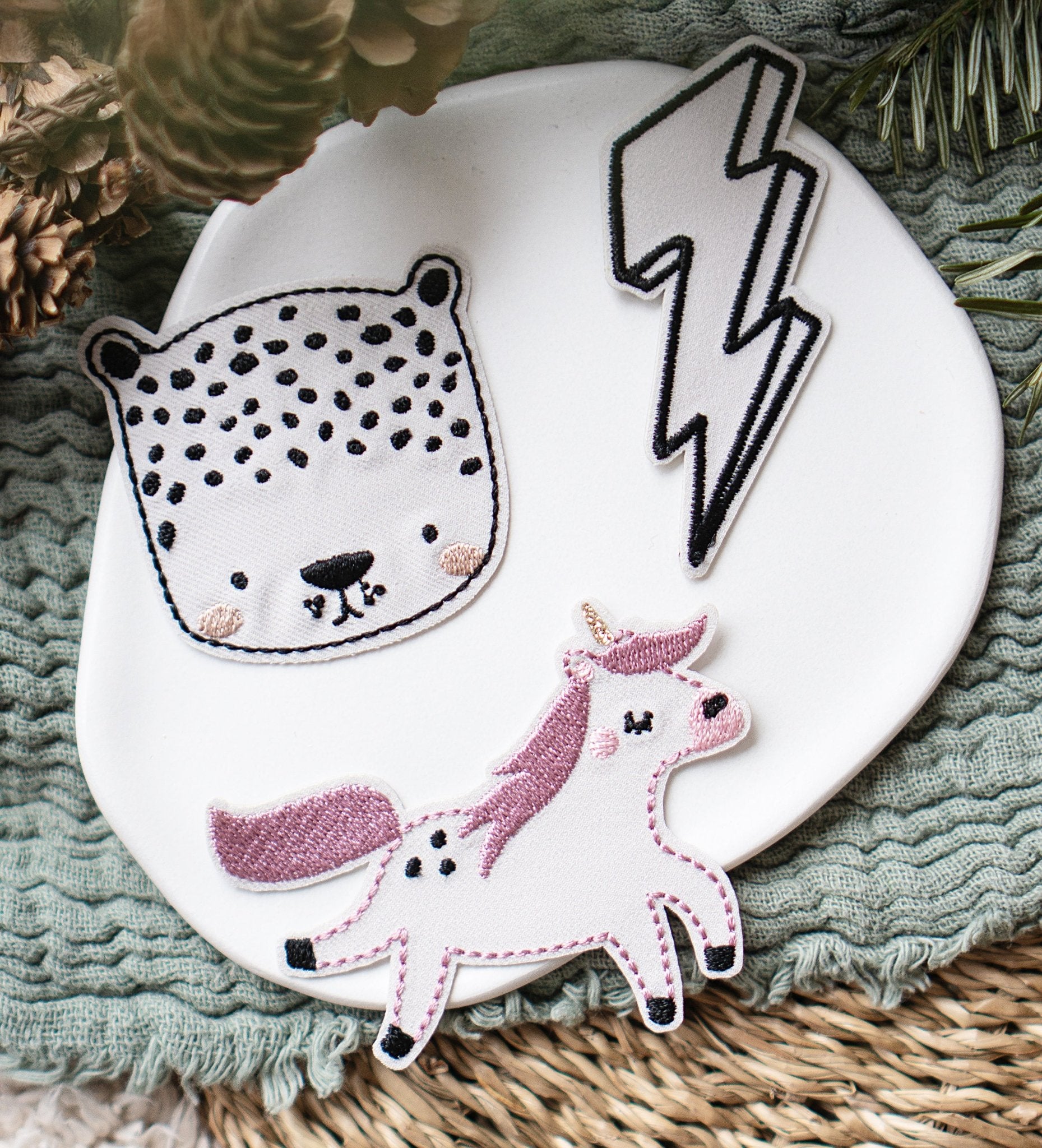 paul-clara-patches-einhorn-gewebter-patch-zum-aufb-geln-7-5x6-3cm image 2