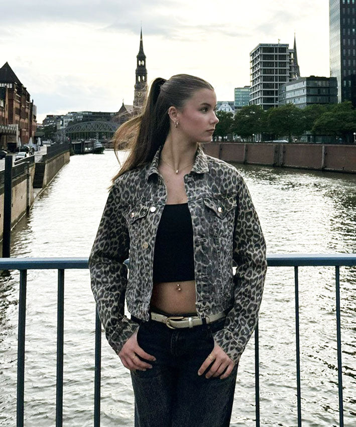 lenipepunkt-ready-to-wear-leo-jeansjacke-gr-l-leo-muster image 2