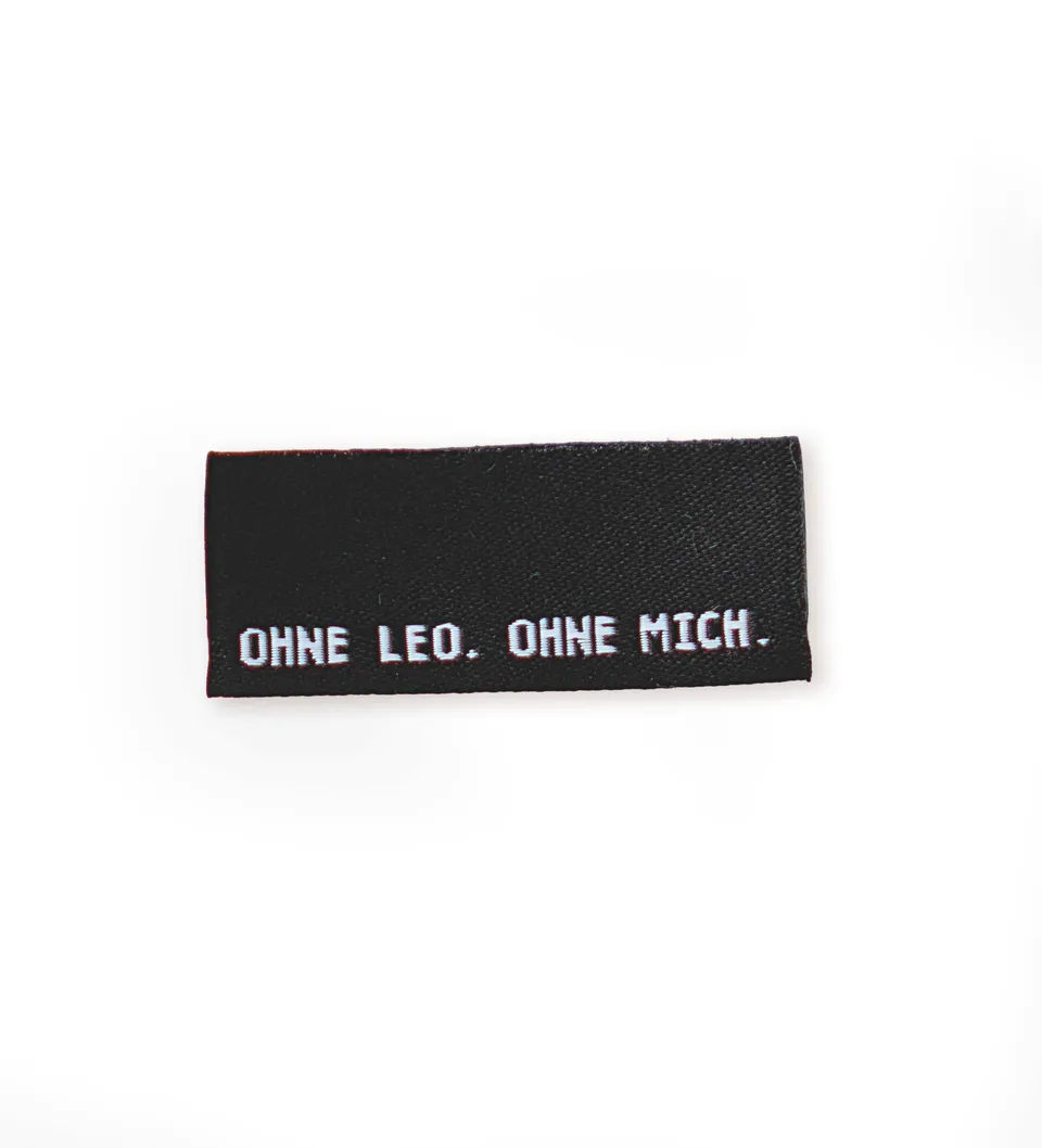 paul-clara-weblabels-klapp-weblabel-ohne-leo-ohne-mich-schwarz image 1