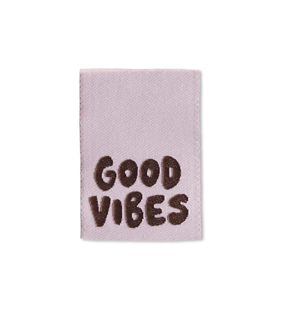 paul-clara-weblabels-good-vibes-klapp-label-einn-hen image 1