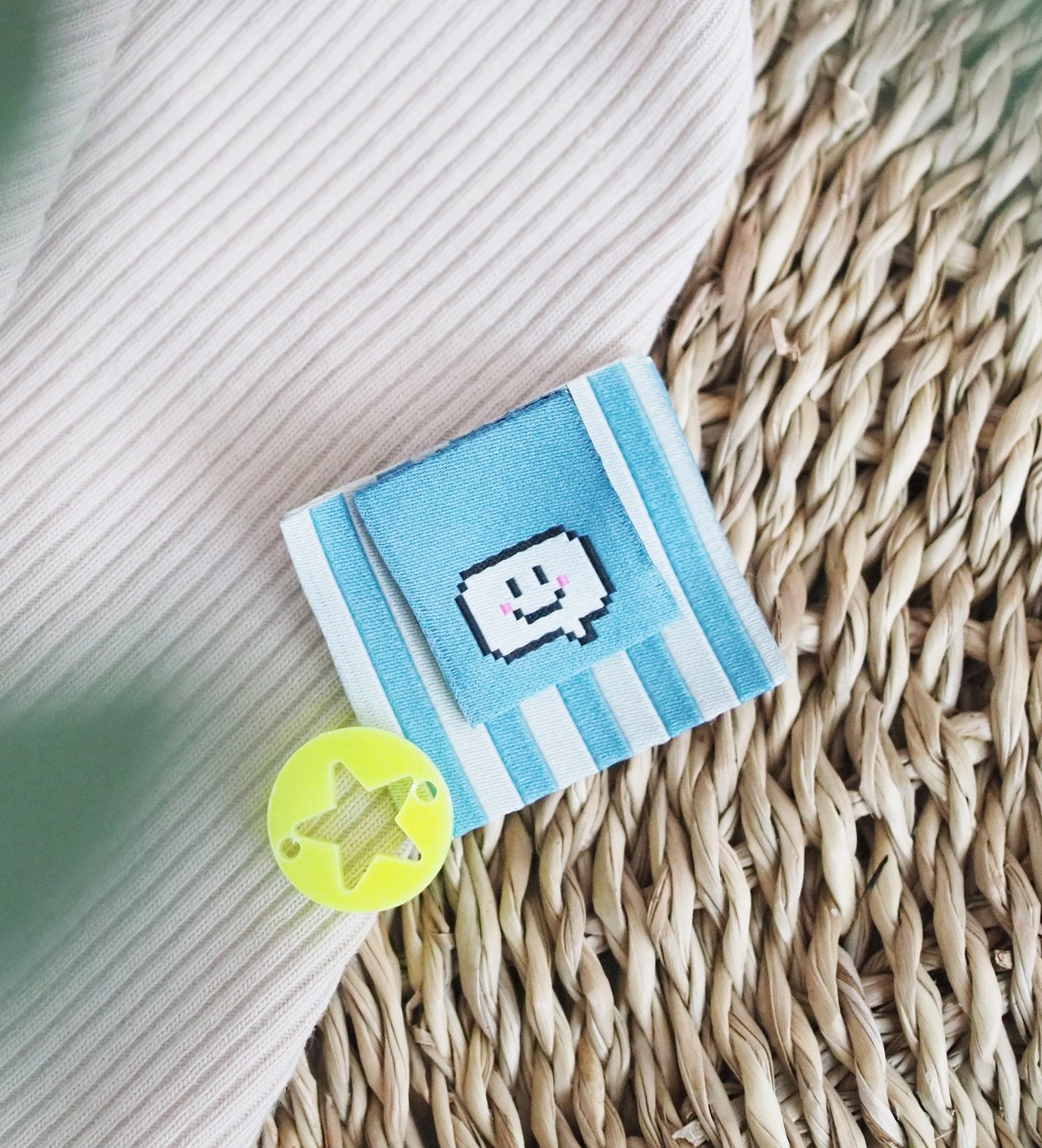 paul-clara-weblabels-stripes-klapp-label-blau-wei image 2