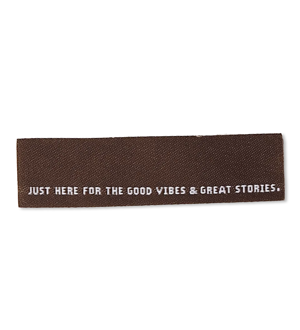 paul-clara-weblabels-klapp-weblabel-good-storys-schwarz-einn-hen image 1